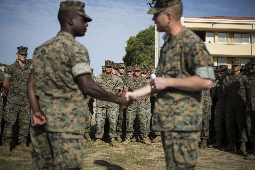 SPMAGTF-CR-AF Marines Receive Challenge Coins
