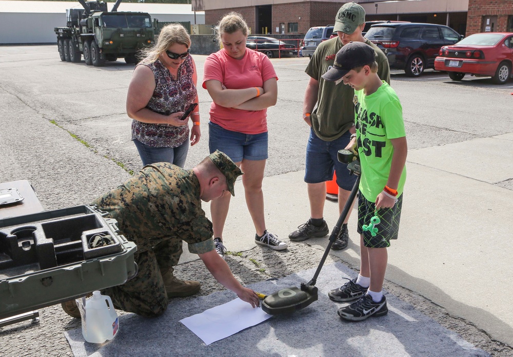 2nd Maintenance Battalion hosts family day