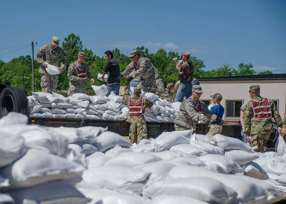 Guardsmen respond to Missouri flooding