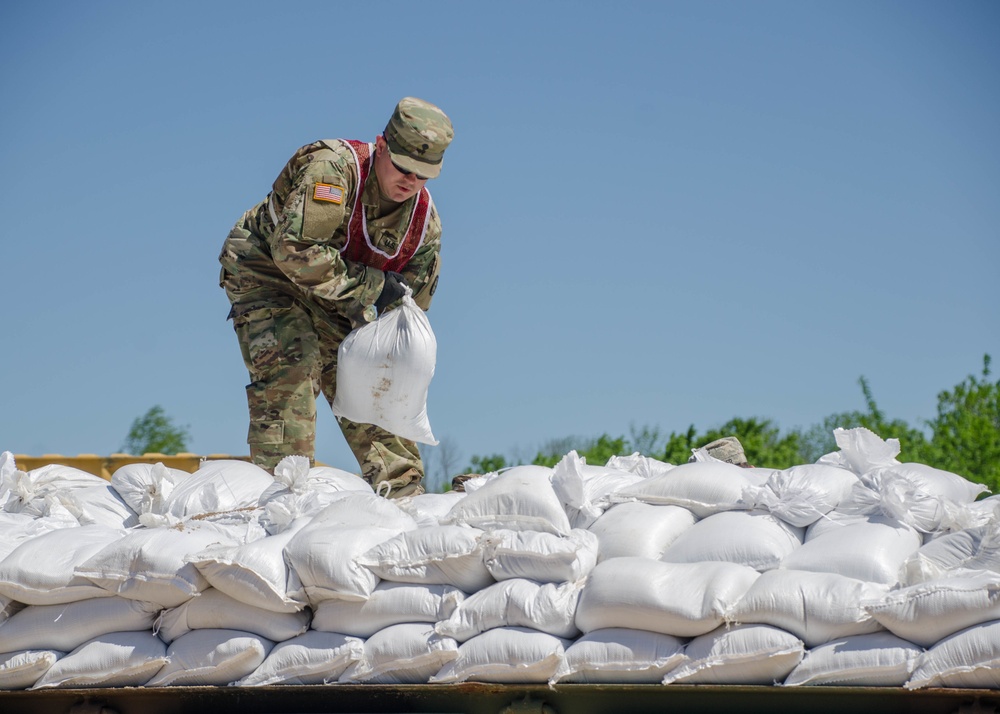 Guardsmen respond to Missouri flooding