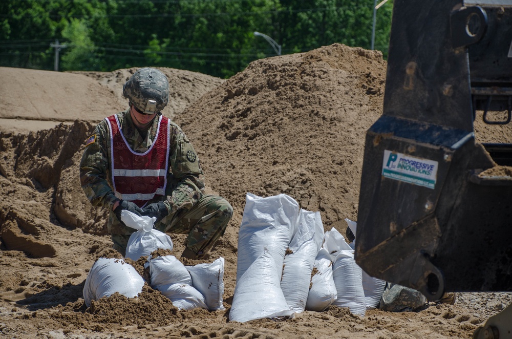 Guardsmen respond to Missouri flooding