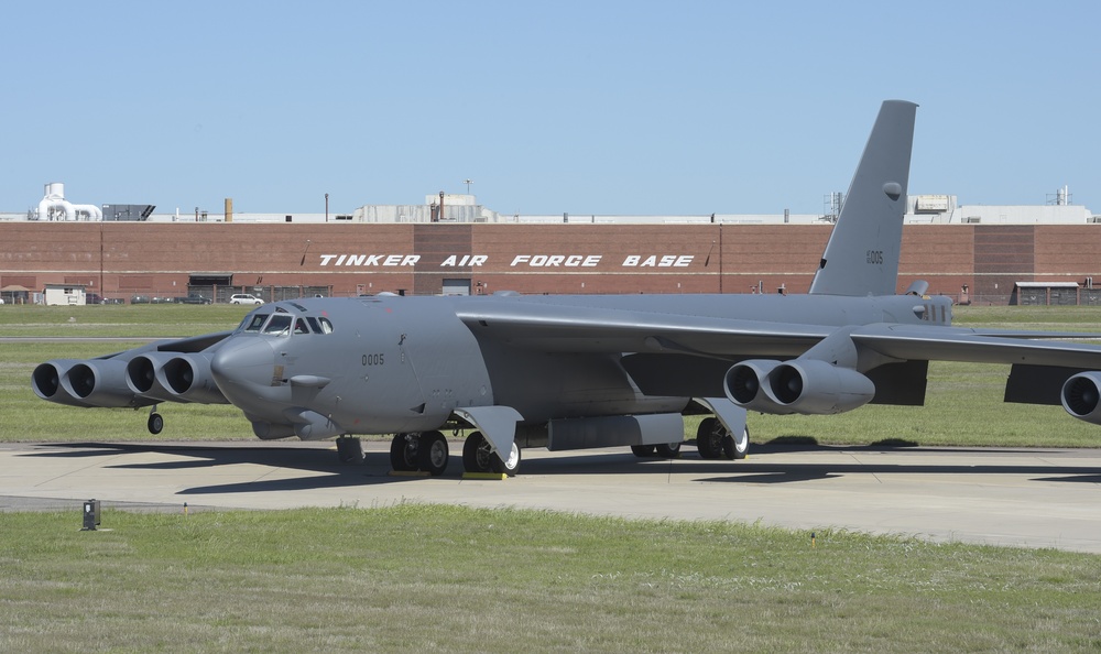 B-52H, 60-0005, portrait with Bldg 3001 in background at Tinker AFB, Okla.