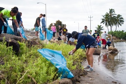 Military and Local Community Join Together to Clean Aiea Bike Path