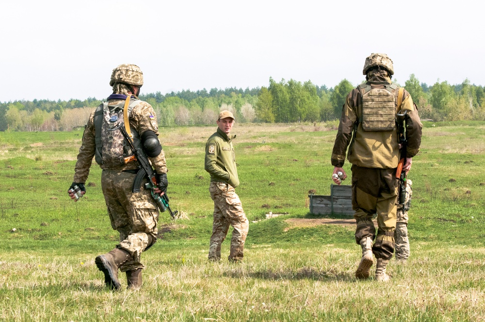 Ukrainian GP-25 Grenade Launcher Training