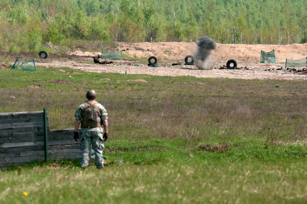 Ukrainian GP-25 Grenade Launcher Training