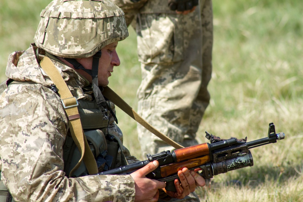 Ukrainian GP-25 Grenade Launcher Training