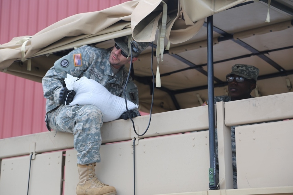 Missouri Guardsmen respond to flooding