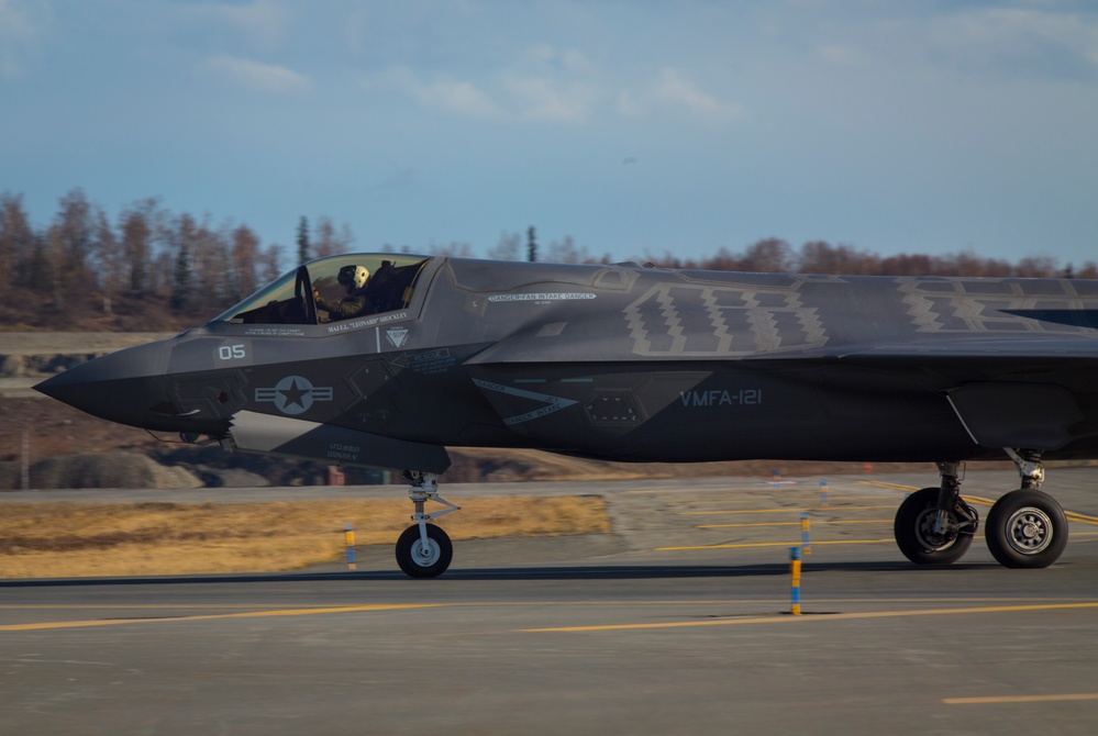 Japan-based aircraft train in Alaska for Northern Edge 2017