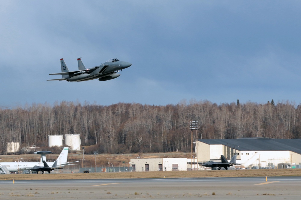 67th Maintenance Keeps the Eagles in the Air