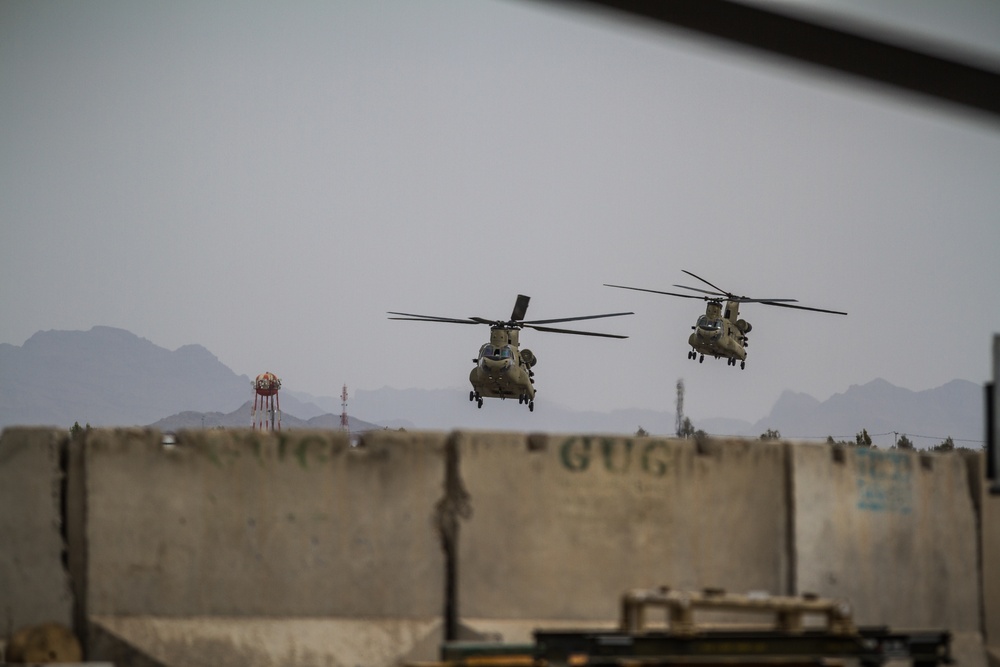 Chinooks on Approach