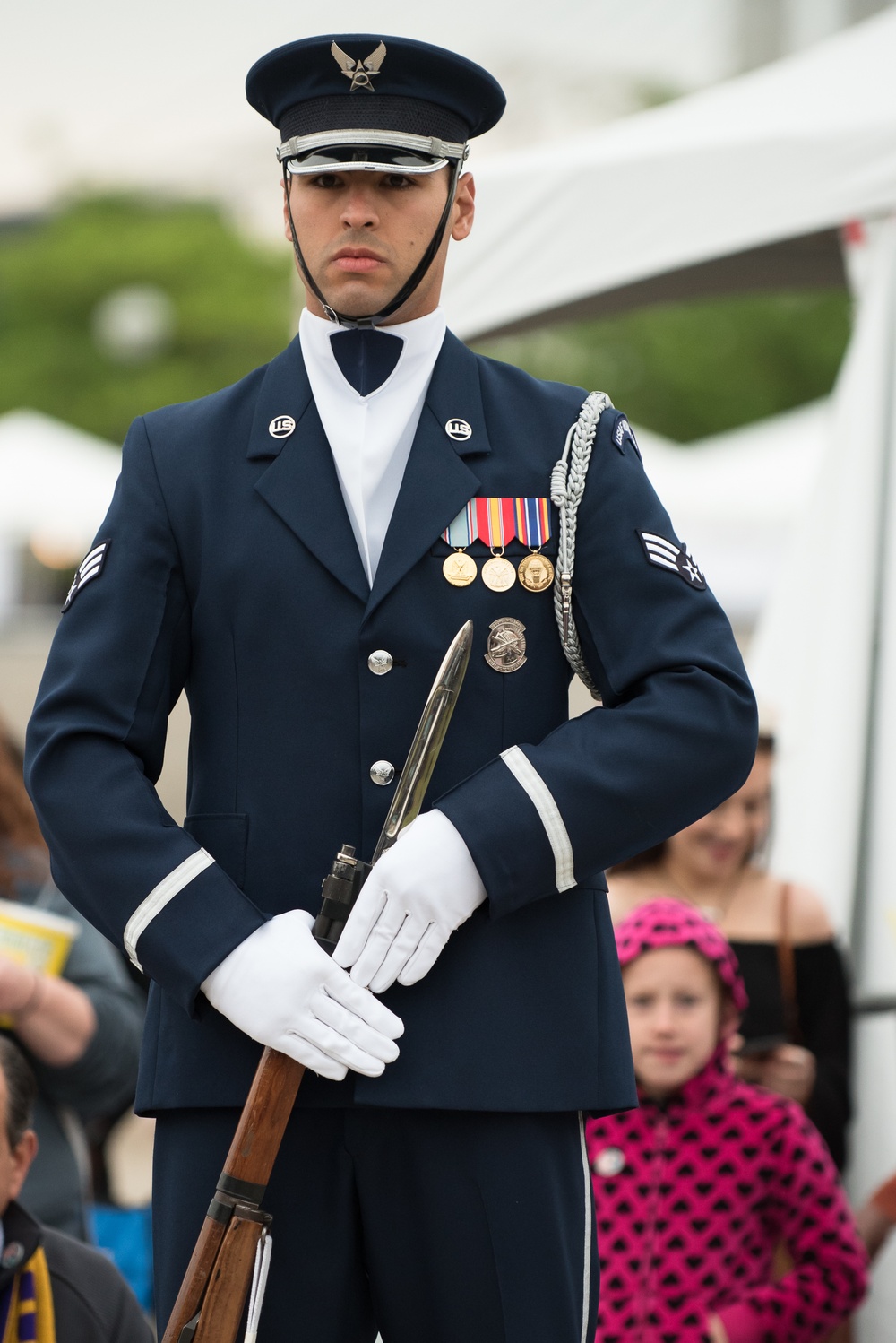 Air Force Honor Guard wows crowd at Kentucky Derby Festival