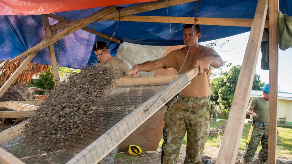 Australian carpenters learn Filipino craftsmanship