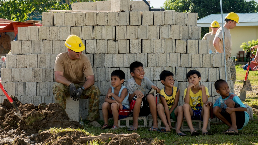 Australian carpenters learn Filipino craftsmanship