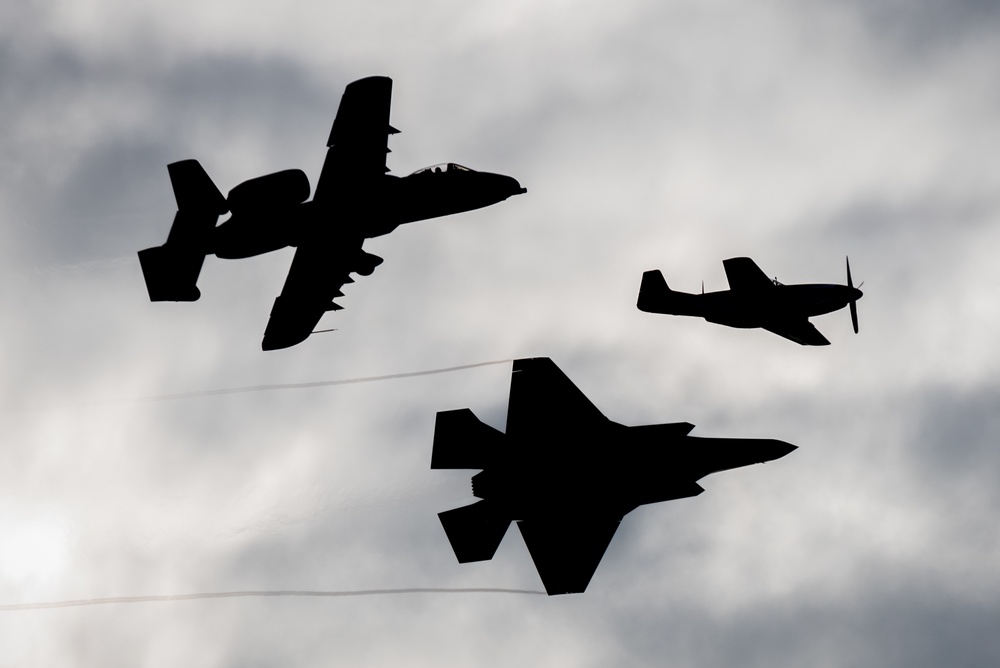 Thunder Over Louisville air show marks 70th anniversary of U.S. Air Force, Kentucky Air Guard