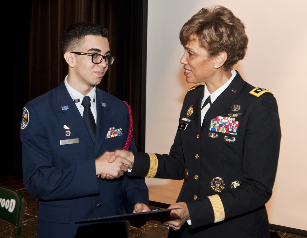 U.S. Army surgeon general inspires high school student, opportune visit follows