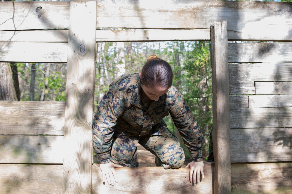 Marines with H&amp;S BN run the Endurance Course at Camp Barrett