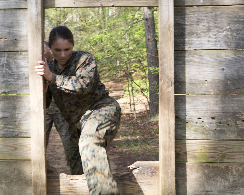 Marines with H&amp;S BN run the Endurance Course at Camp Barrett