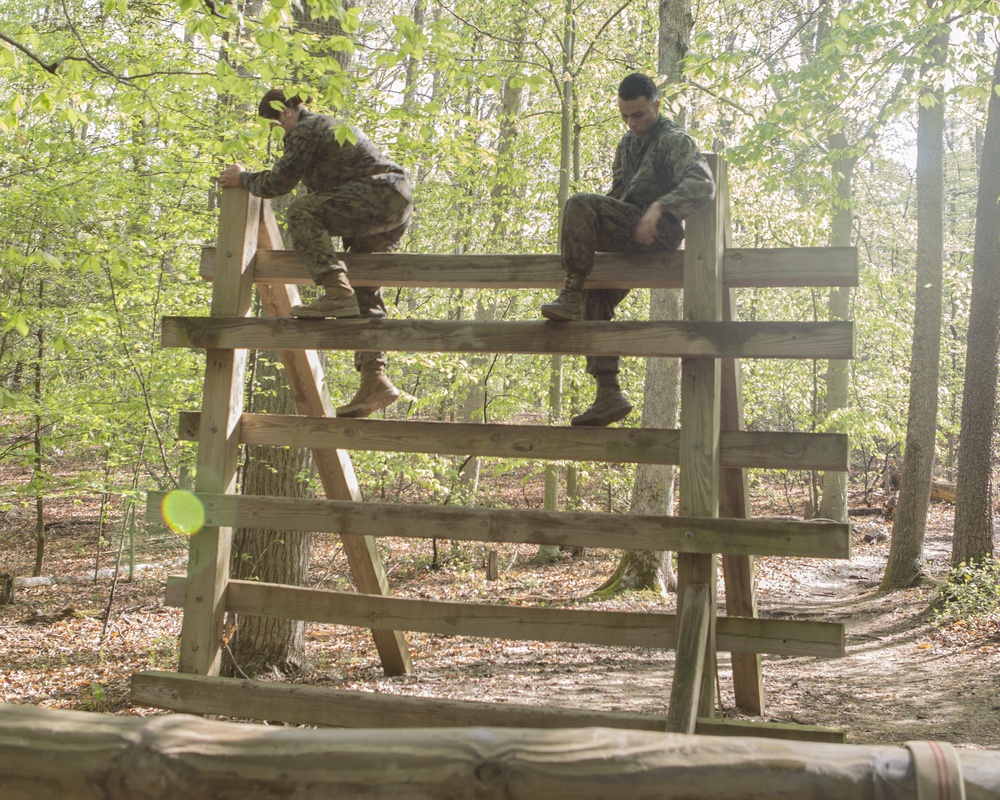 Marines with H&amp;S BN run the Endurance Course at Camp Barrett