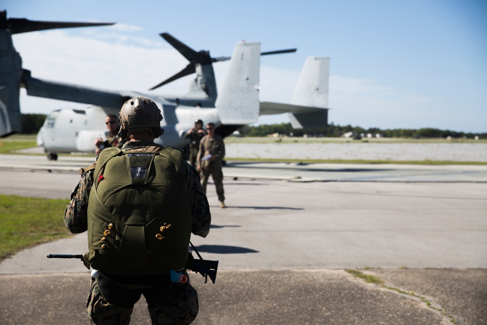 Geronimo! 2nd Recon conducts sustainment jumps