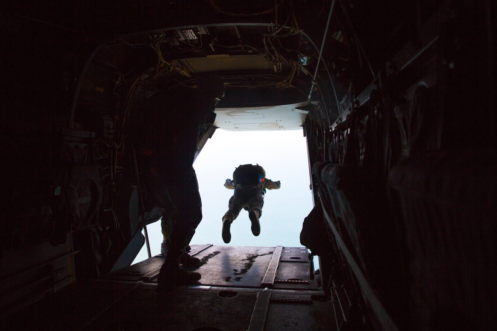 Geronimo! 2nd Recon conducts sustainment jumps