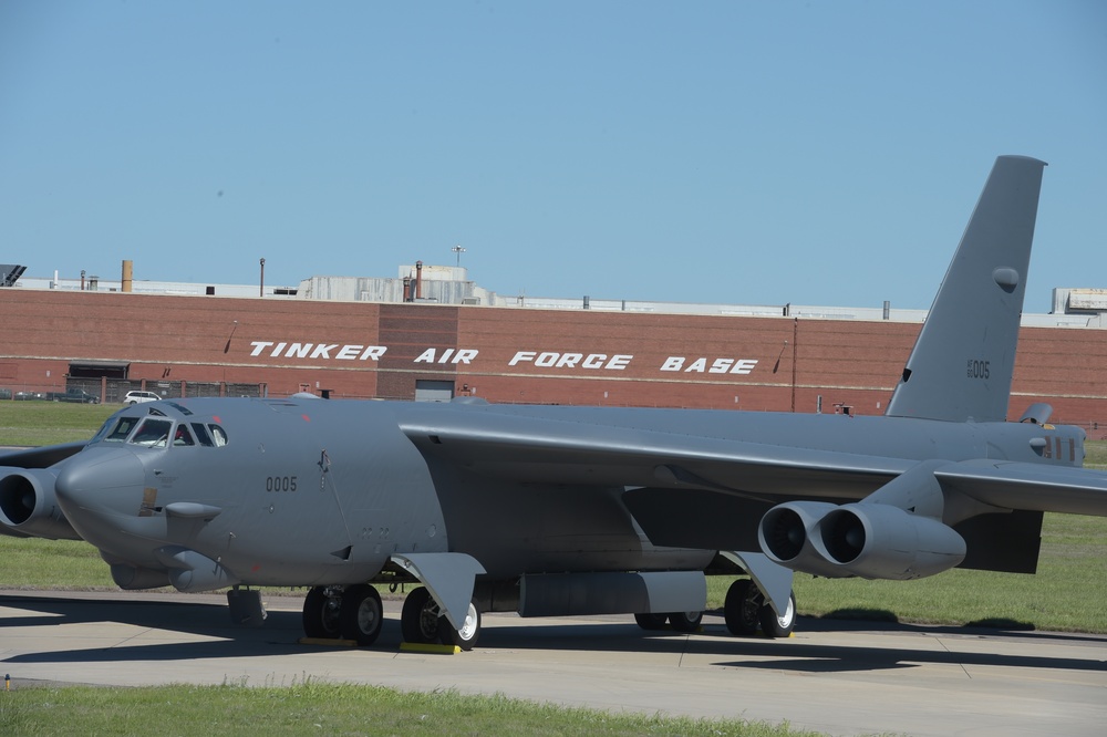 B-52H, 60-0005, portrait with Bldg 3001 in background at Tinker AFB, Okla.