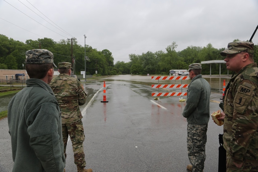 Missouri National Guard fights flood