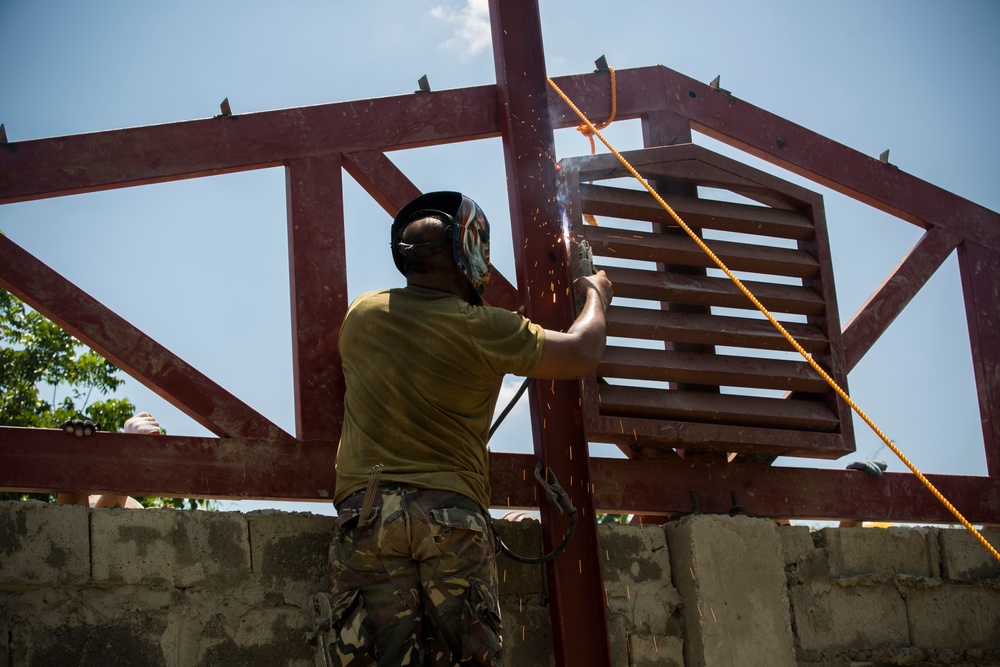 Philippine, U.S. service members build classrooms at Duran Elementary School