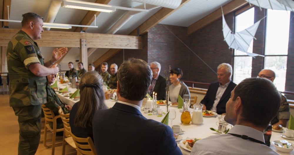 Norwegian Minister of Defense and Chief of Defense visit Værnes Garnison