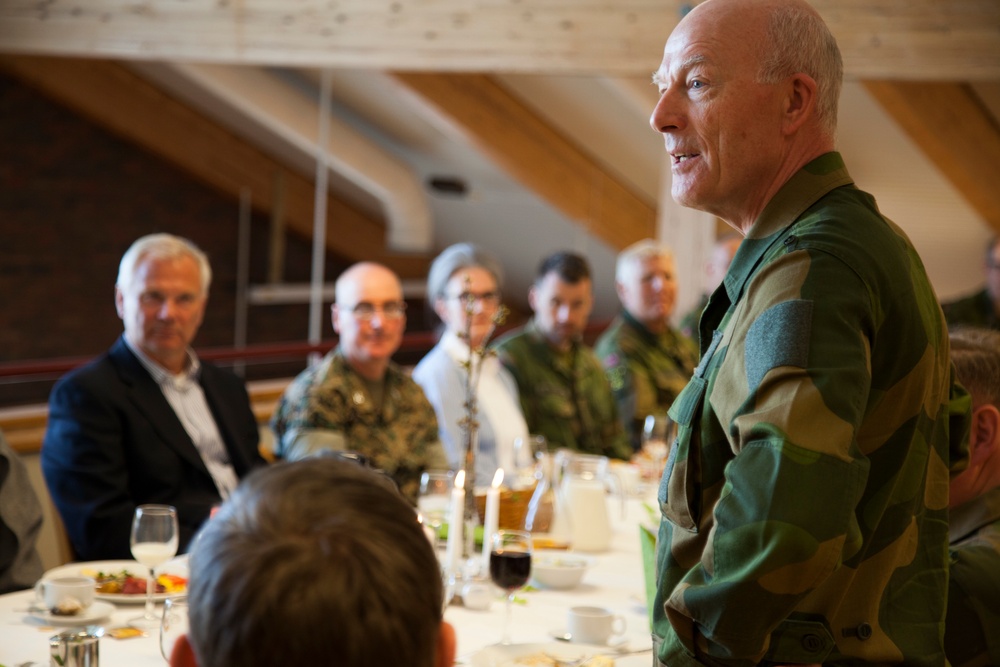 Norwegian Minister of Defense and Chief of Defense visit Værnes Garnison