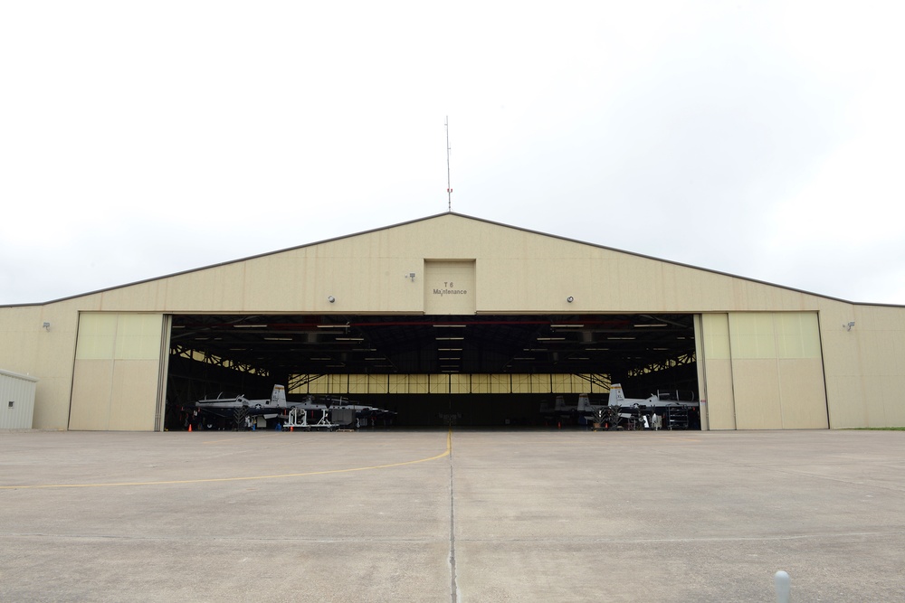 Team XL's T-6 hangar
