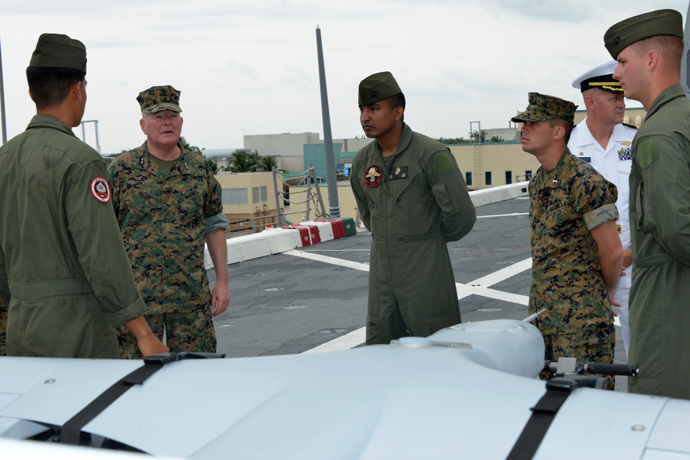 II MEF CG tours USS New York