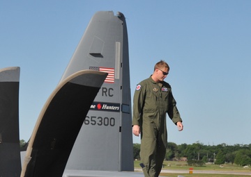 Hurricane Hunters prepare for 2017
