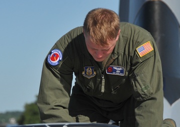 Hurricane Hunters prepare for 2017