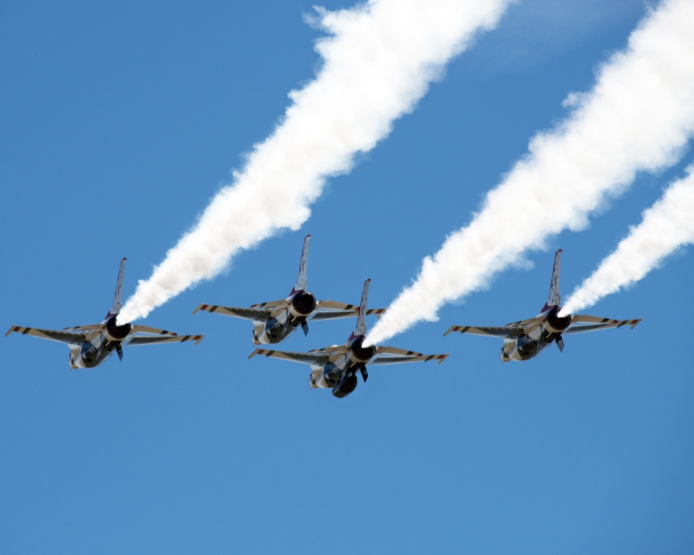 Thunderbirds at Travis AFB