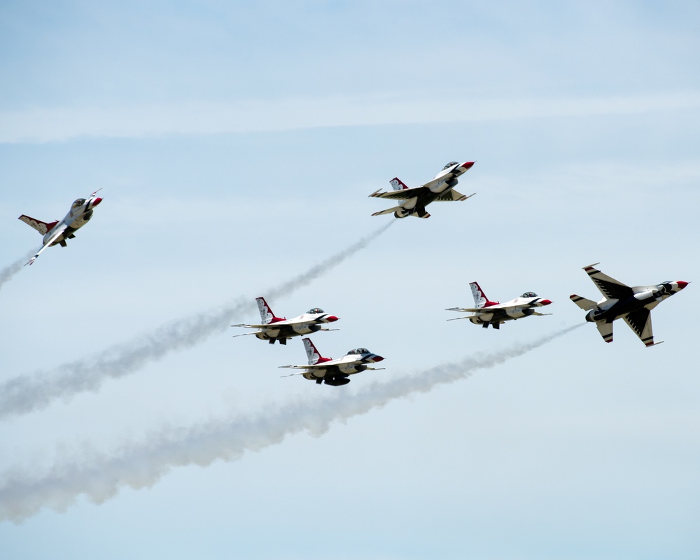 Thunderbirds at Travis AFB