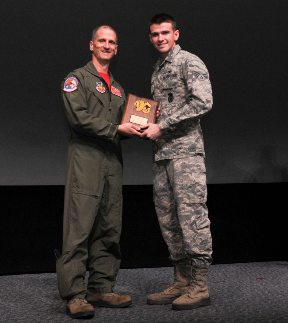 187th Fighter Wings awards Outstanding Airmen of the Year