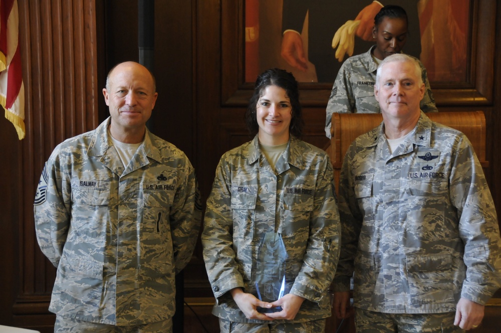 122nd Fighter Wing intel airman receives NCO of the Year Award