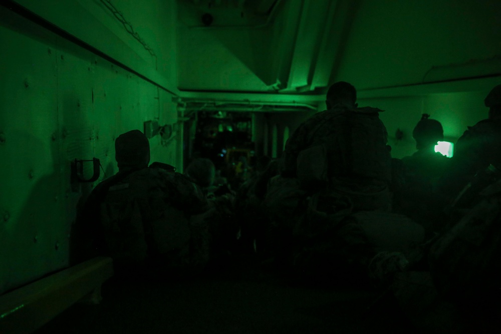 AMA ARG, 15th MEU Conduct Large-Scale Raid