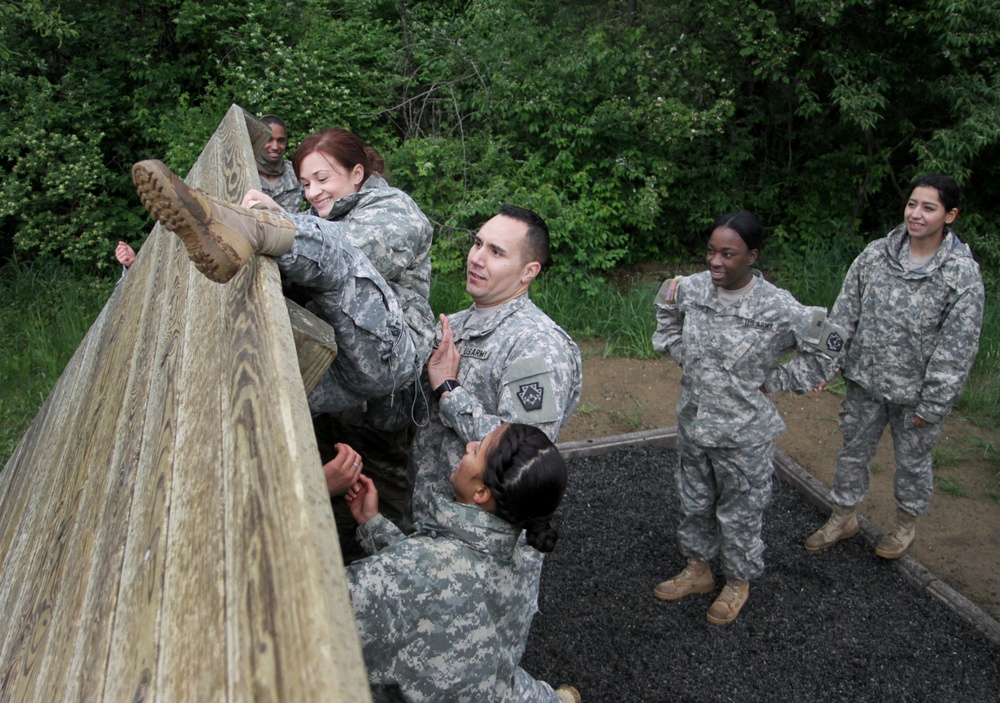Dvids Images Soldiers Of The 213th Personnel Company Trains On An Obstacle Course At The