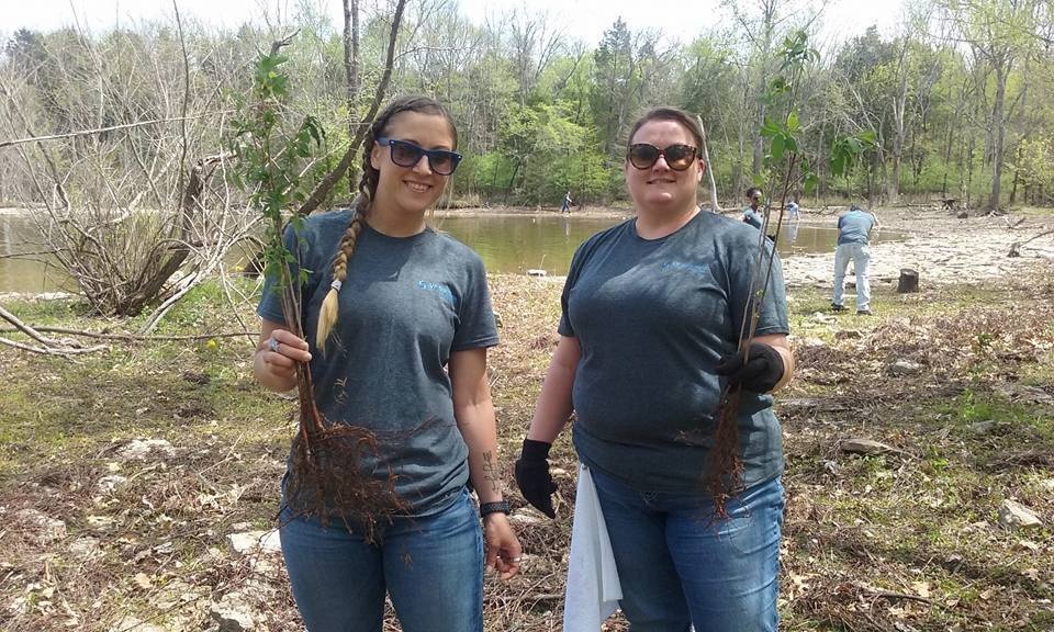 Volunteers help beautify Corps recreation areas at Earth Day celebration
