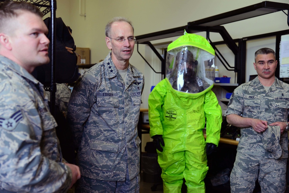 Surgeon General of the Air Force visits 341st Medical Group