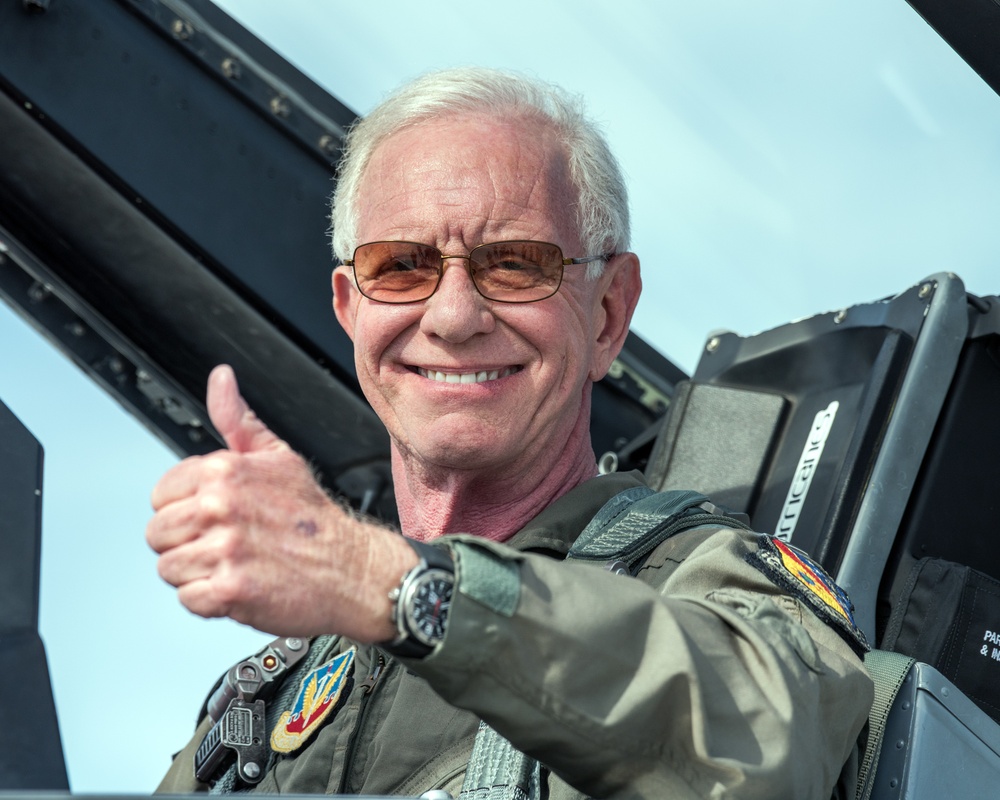 Sully Sullenberger Flies with Thunderbirds at Travis AFB