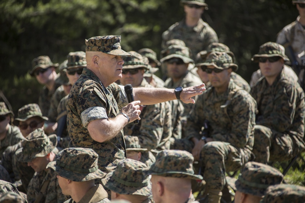 CMC Speaks to TBS Marines