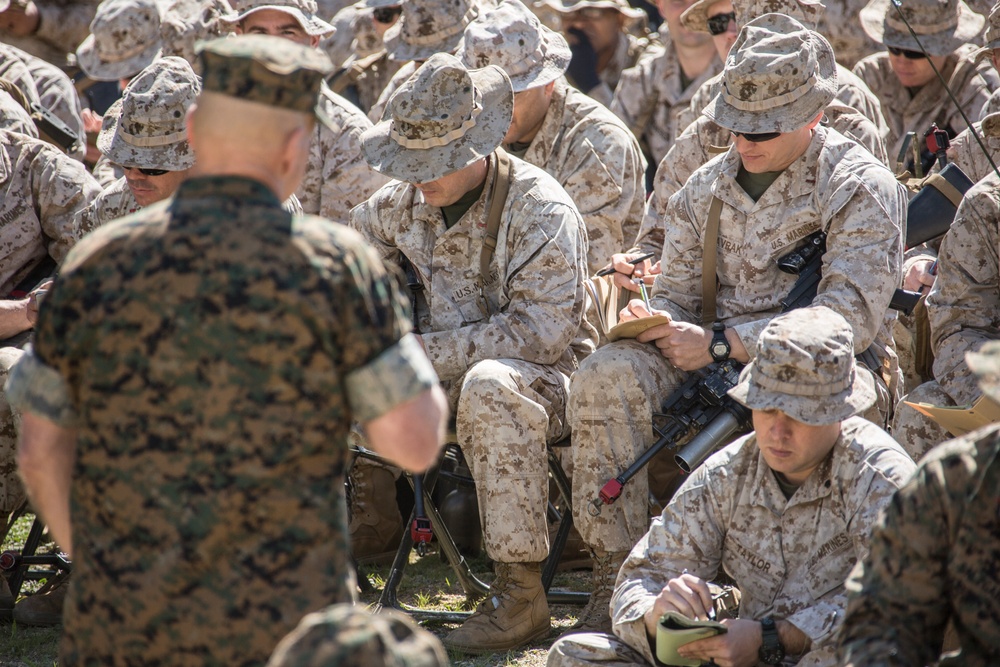 CMC Speaks to TBS Marines