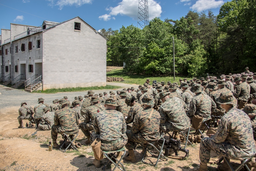 CMC Speaks to TBS Marines