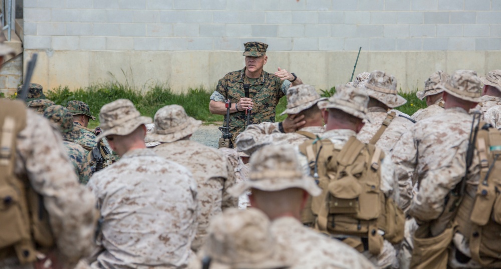 CMC Speaks to TBS Marines