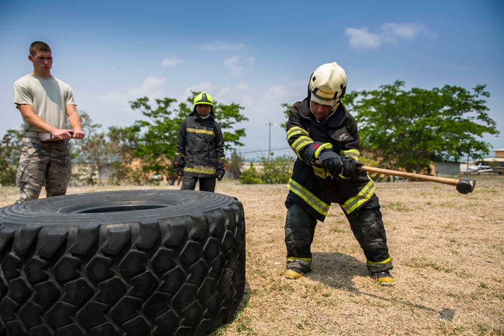 CENTAM SMOKE trains firefighters from Central America