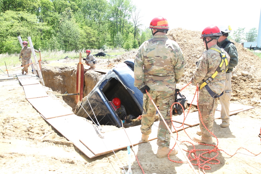 Trench Rescue at Guardian Response 17