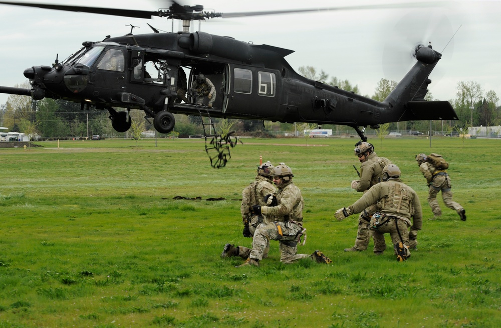 Oregon Airmen Special Tactics Training