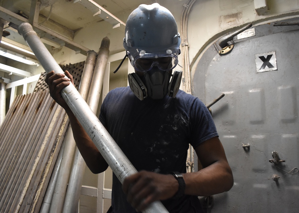 Blue Ridge Sailors prepare to conduct maintenance.